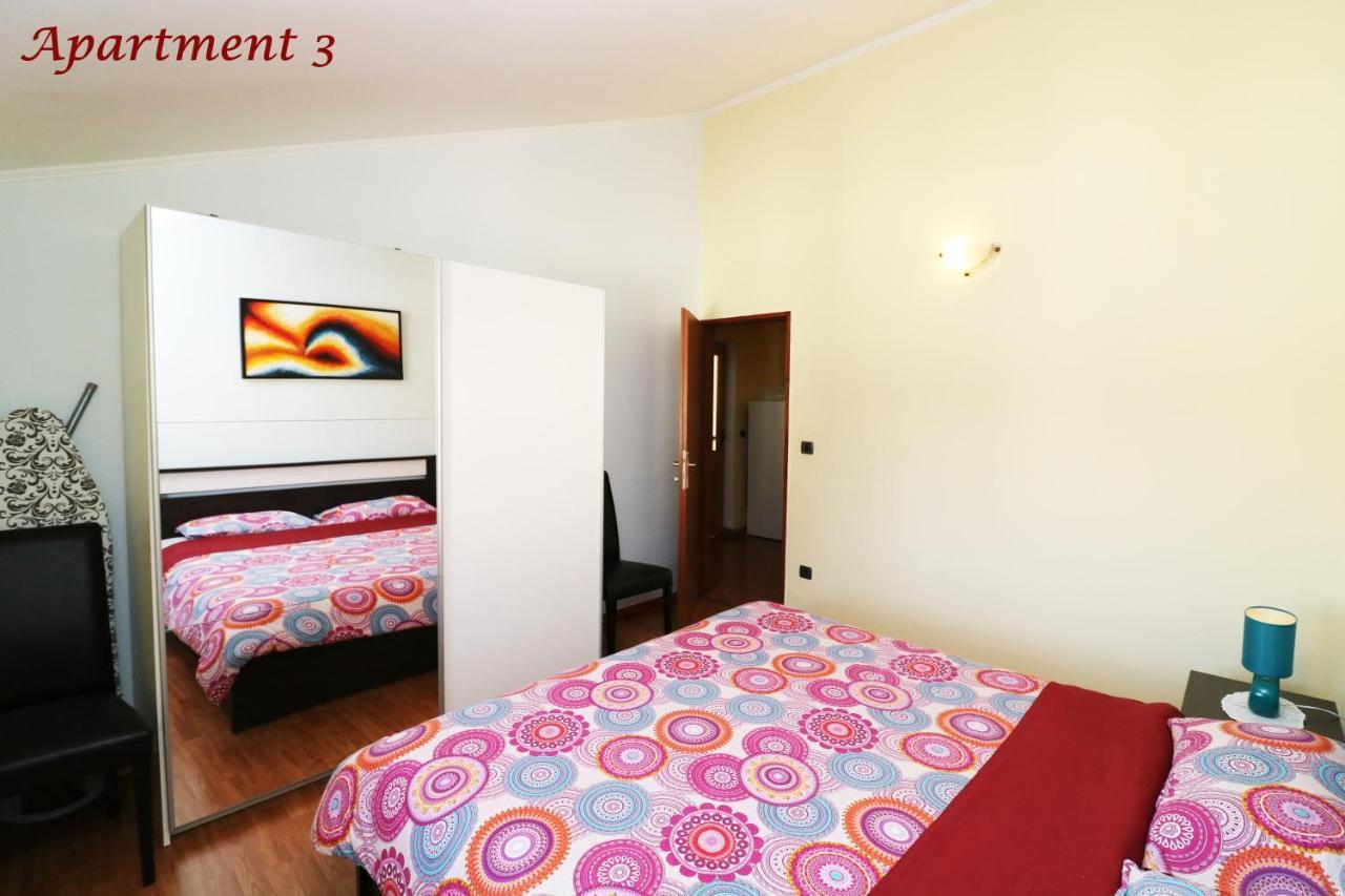 Old Town Rooms And Apartment Poreč Exteriör bild